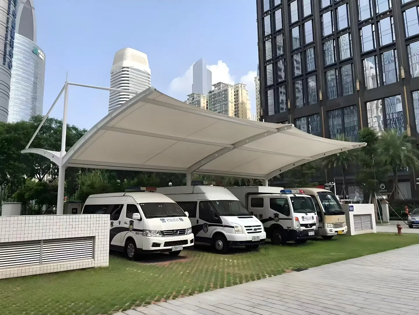 贵州黔南膜结构车棚怎么选?山地多雨高湿环境,园区物业采购避坑指南